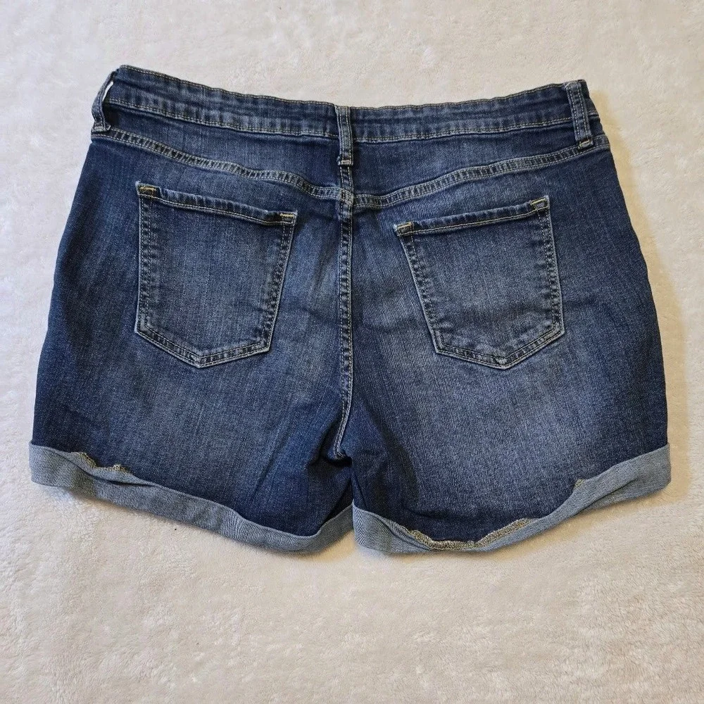 Gap Women Sexy Boyfriend Distressed Denim Shorts Blue Cuffed Size 14/32